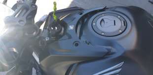 Recambio de moldura para honda cb 650r 2018- cb 650r referencia OEM IAM 17570MKND10ZA  