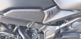 Recambio de moldura para honda cb 650r 2018- cb 650r referencia OEM IAM 83611MKYD500  