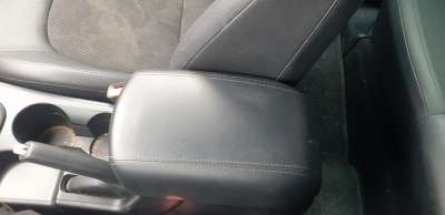 Recambio de apoyabrazos central para hyundai ix35 2010-2015 1.7 crdi cat referencia OEM IAM 846602S200RMS  