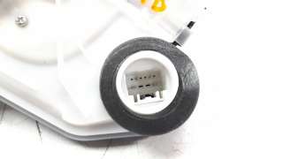 Recambio de cerradura puerta trasera derecha para toyota rav4 2018- referencia OEM IAM 6905048060  