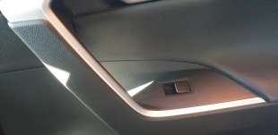 Recambio de mando elevalunas trasero derecho para toyota rav4 2018- referencia OEM IAM 848100D030  