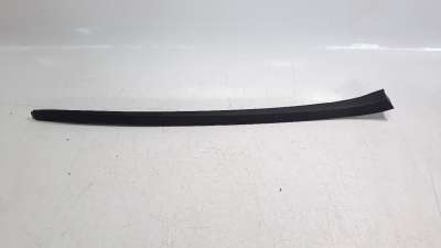 Recambio de molduras delanteras para opel astra j lim. 2009-2015 1.7 16v cdti referencia OEM IAM 13280302  