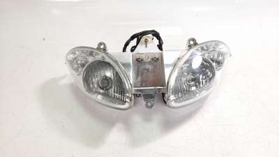 Recambio de faro delantero para piaggio (vespa) x9 2000-2007 referencia OEM IAM 31026930T  
