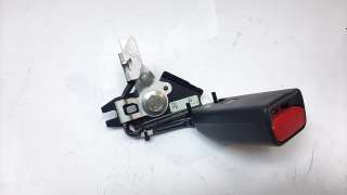 Recambio de enganche cinturon trasero izquierdo para mazda 3 sedán (bp) 2019- referencia OEM IAM BAH150037J  