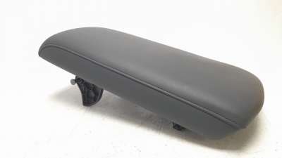 Recambio de apoyabrazos central para mazda 3 sedán (bp) 2019- referencia OEM IAM BDGF64450B02  