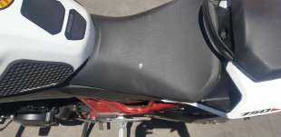 Recambio de asiento para honda cb 750 hornet 2022- referencia OEM IAM 77100MLEC00ZA  