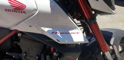 Recambio de carenado delantero derecho para honda cb 750 hornet 2022- referencia OEM IAM 64300MLBD00ZC  