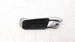 Recambio de estribo lateral para kymco g-dink 125 2012-2017 referencia OEM IAM 5070BLKG7E00YYF  