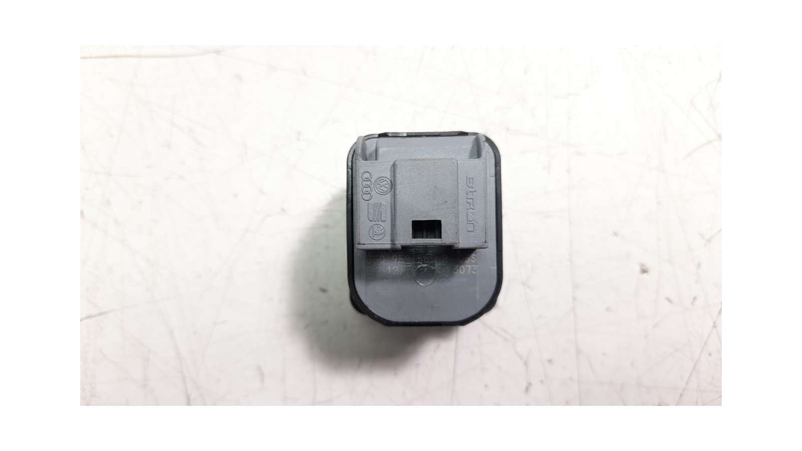 Recambio de mando retrovisor para seat leon (kl1) 2020- 1.5 16v tsi act referencia OEM IAM 3G0959565B   Recambio de mando retrovisor para seat leon (kl1) 2020- 1.5 16v tsi act referencia OEM IAM 3G0959565B