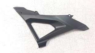 Recambio de moldura para honda cb125 r 2017- referencia OEM IAM 83521K94T00  