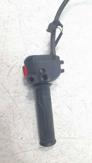 Recambio de piña luces derecha para honda cb125 r 2017- referencia OEM IAM 35130K94T01  