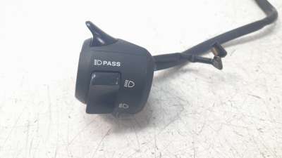 Recambio de piña luces izquierda para honda cb125 r 2017- referencia OEM IAM 35200K98E01  