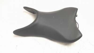 Recambio de asiento para honda cb125 r 2017- referencia OEM IAM 77100K98E20ZA  