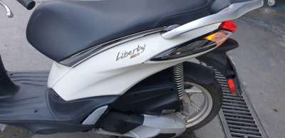 Recambio de moldura para piaggio (vespa) piaggio liberty 125 iget 2016- referencia OEM IAM 1B001364400  
