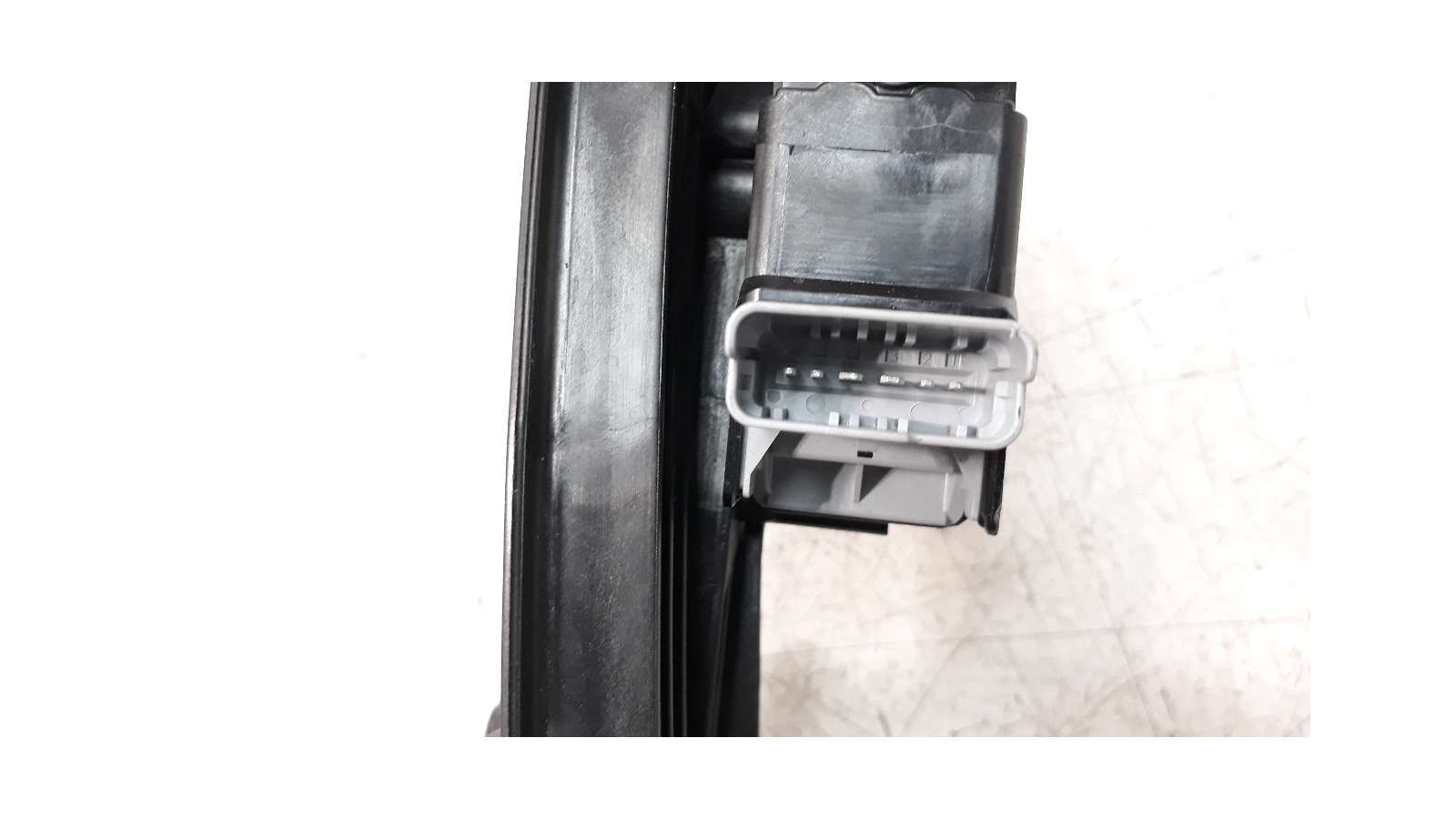 Recambio de elevalunas trasero izquierdo para opel corsa f 2019- 1.2 referencia OEM IAM 9829045980   Recambio de elevalunas trasero izquierdo para opel corsa f 2019- 1.2 referencia OEM IAM 9829045980