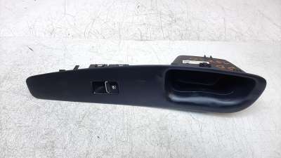 Recambio de mando elevalunas delantero derecho para hyundai santa fe 2018- 2.2 crdi cat referencia OEM IAM 93576S1110NNB  