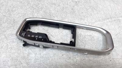 Recambio de moldura para hyundai santa fe 2018- 2.2 crdi cat referencia OEM IAM TMLC190108  
