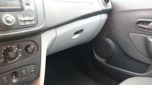 Recambio de guantera para dacia sandero 2012- basis referencia OEM IAM 685116430R   2