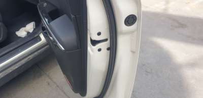 Recambio de cerradura puerta delantera derecha para ssangyong tivoli 2015- urban 4x2 referencia OEM IAM 7122035000  