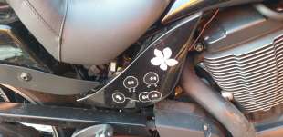 Recambio de moldura para victory hammer 2014- hammer referencia OEM IAM 5437327  