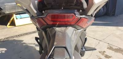 Recambio de luz central de freno para honda x-adv 2017- x-adv referencia OEM IAM 33701MKHD01  