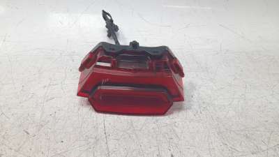 Recambio de piloto trasero central para honda x-adv 2017- x-adv referencia OEM IAM 33701MKTD01  