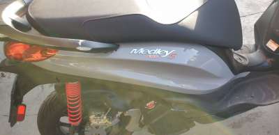 Recambio de moldura para piaggio (vespa) piaggio medley 125 2019- medley 125ie iget referencia OEM IAM 1B001862  
