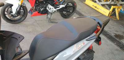 Recambio de asiento delantero para piaggio (vespa) piaggio medley 125 2019- medley 125ie iget referencia OEM IAM 1B001705000C1  