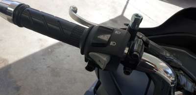 Recambio de piña luces izquierda para honda pcx 125 2020- referencia OEM IAM 35200K1YD12  