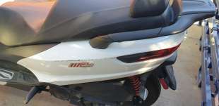 Recambio de moldura para piaggio (vespa) mp3 400 hpe 2021- referencia OEM IAM 1B009009000BR  