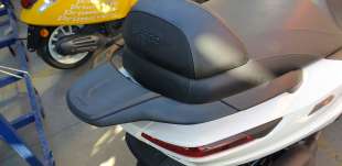 Recambio de agarradera trasera para piaggio (vespa) mp3 400 hpe 2021- referencia OEM IAM 1B008995  