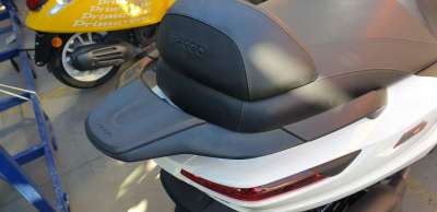 Recambio de agarradera trasera para piaggio (vespa) mp3 400 hpe 2021- referencia OEM IAM 1B008995  
