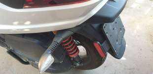 Recambio de amortiguador trasero izquierdo para piaggio (vespa) mp3 400 hpe 2021- referencia OEM IAM 1C006422  