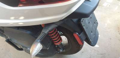 Recambio de amortiguador trasero izquierdo para piaggio (vespa) mp3 400 hpe 2021- referencia OEM IAM 1C006422  