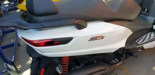 Recambio de moldura para piaggio (vespa) mp3 400 hpe 2021- referencia OEM IAM 1B009010000A16  