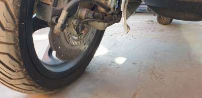 Recambio de disco de freno delantero derecho para piaggio (vespa) mp3 400 hpe 2021- referencia OEM IAM 1C003375  