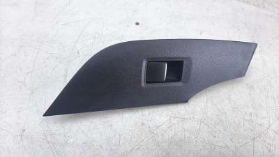 Recambio de mando elevalunas trasero izquierdo para toyota rav4 2018- hybrid 4x2 advance referencia OEM IAM 8481012100  