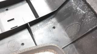 Recambio de moldura para toyota yaris 2017- referencia OEM IAM 554700D090  