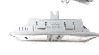 Recambio de piloto matricula para audi q7 4mg 2019- referencia OEM IAM 8W6943021A  