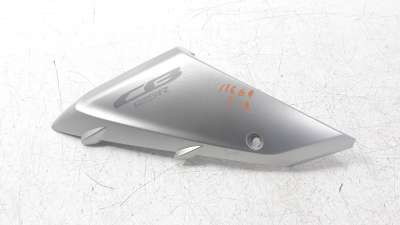 Recambio de moldura para honda cb125 r 2017- referencia OEM IAM 83620KTYR30ZC  