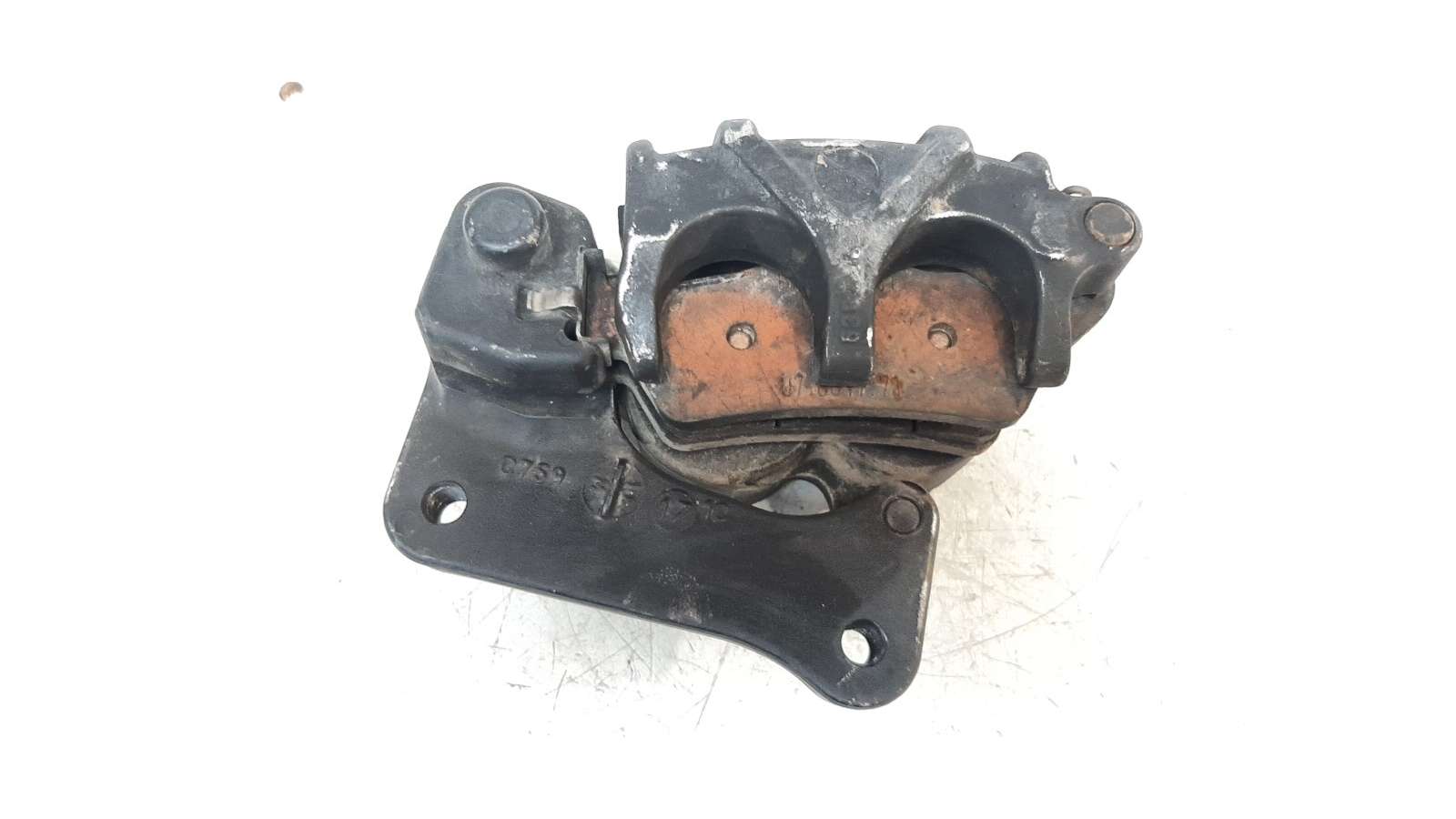 Recambio de pinza de freno delantera izquierda para triumph tiger 800 2018- tiger 800 xca referencia OEM IAM T2022610   Recambio de pinza de freno delantera izquierda para triumph tiger 800 2018- tiger 800 xca referencia OEM IAM T2022610