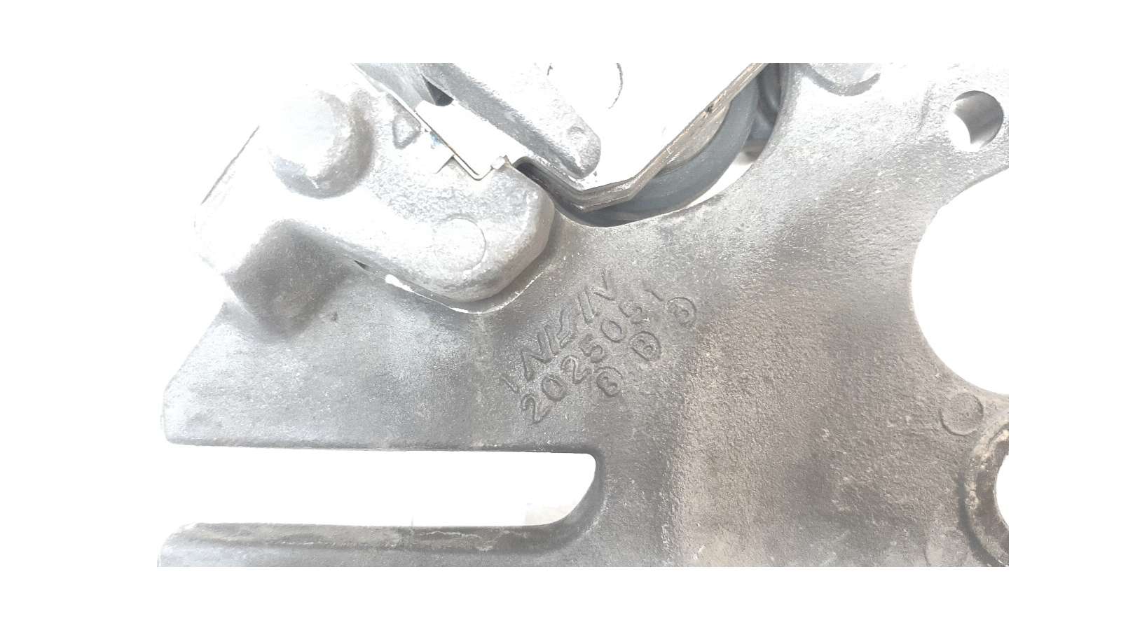 Recambio de pinza de freno trasera izquierda para triumph tiger 800 2018- tiger 800 xca referencia OEM IAM T2025057   Recambio de pinza de freno trasera izquierda para triumph tiger 800 2018- tiger 800 xca referencia OEM IAM T2025057