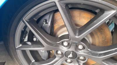 Recambio de pinza de freno delantera derecha para ford mustang 2014- mach 1 referencia OEM IAM 2637086  