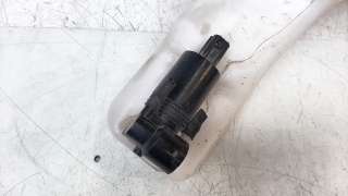 Recambio de deposito limpia para ford fiesta (cb1) 2008-2013 ghia referencia OEM IAM 8A6117B613AE  