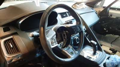 Recambio de volante para jaguar e-pace 2017- first edition referencia OEM IAM J9C7195PVJ  