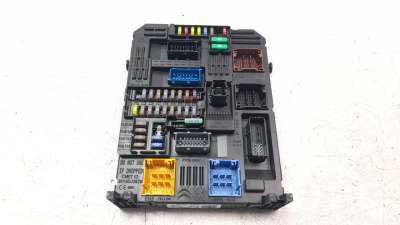 Recambio de caja reles / fusibles para opel corsa f 2019- 1.2 referencia OEM IAM 9832880280  