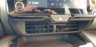Recambio de aireador central para toyota yaris cross 2021-2022 hybrid fwd style referencia OEM IAM 55670K0090  