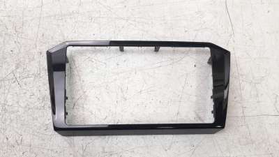 Recambio de moldura para volkswagen passat variant (cb5) 2019- r-line referencia OEM IAM 3G8858069  