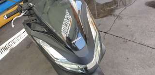 Recambio de moldura para honda pcx 125 2020- referencia OEM IAM 64305K1ZJ10YG  