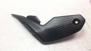 Recambio de moldura para yamaha mt -07 2021- referencia OEM IAM BAT24122  